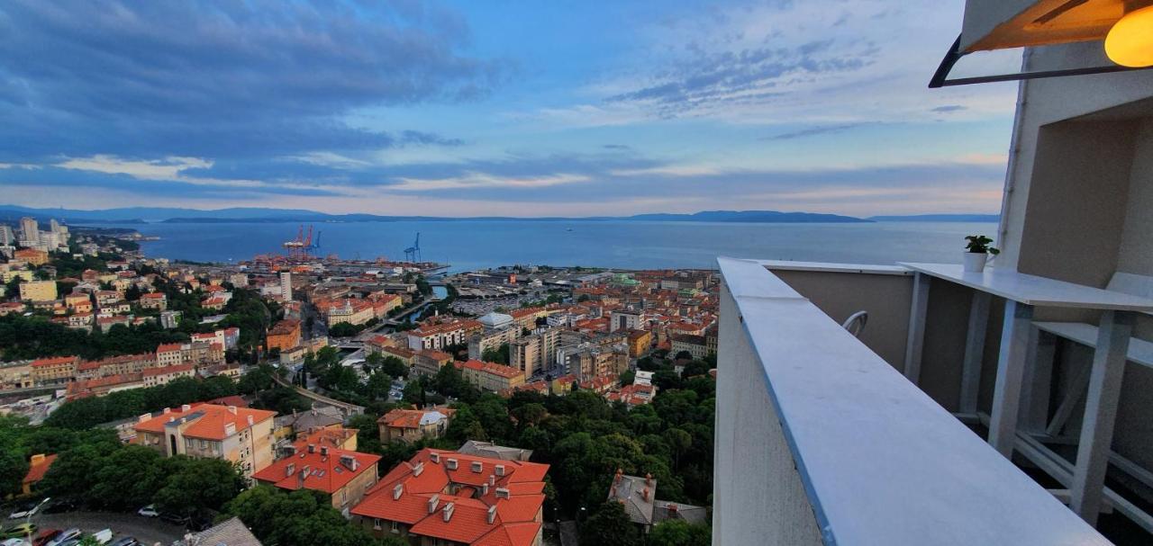 City Lights Penthouse Rijeka Buitenkant foto